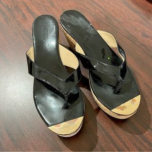 Jimmy Choo Platform thong wedge, Black and gold Size 38